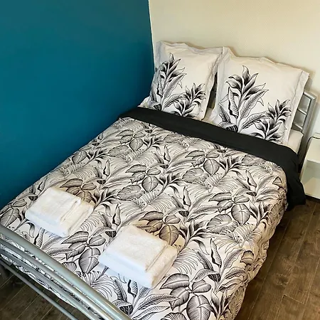 Moderne Proche Commerces *