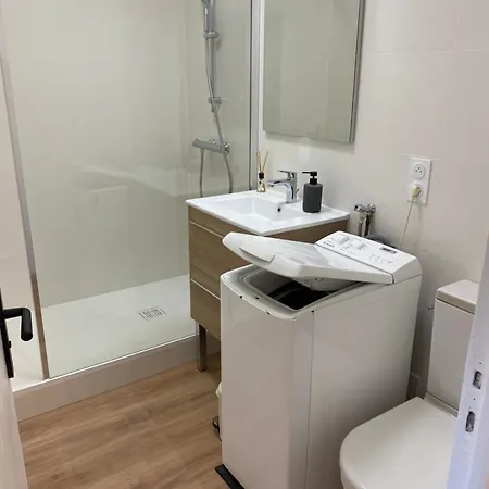 Moderne Proche Commerces *