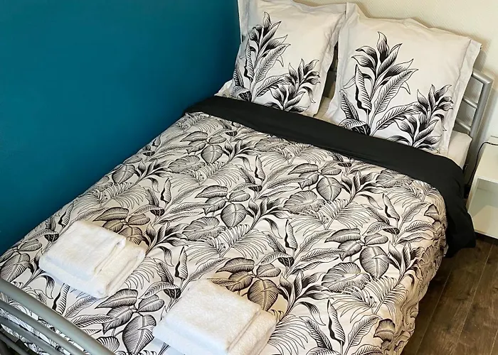 Moderne Proche Commerces *